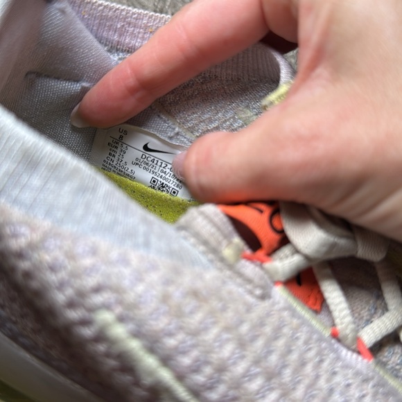 NIKE Women’s Air VaporMax Flyknit Sneakers 8 - Picture 8 of 9